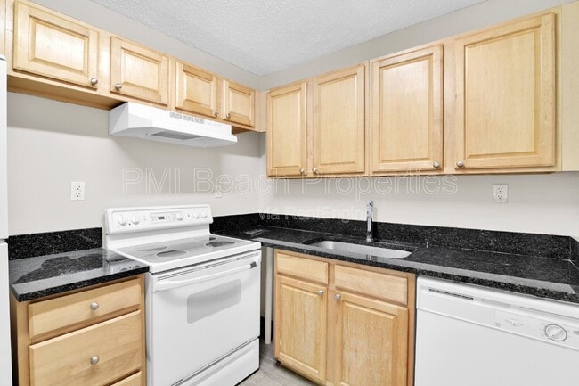 414 Meadows Cir