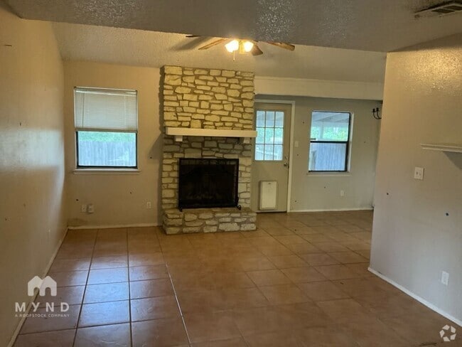 Building Photo - 2300 Berkett Dr Rental