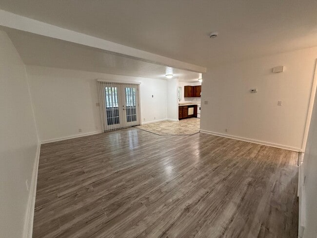 Photo - Beautiful Two Bedroom Apt; Salt Lake City, 1,000 sq ft; New Flooring Unidad 3372