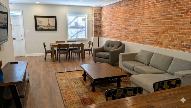 Photo - 628 Portland St