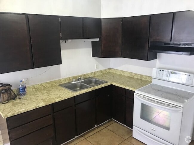 Building Photo - 618 21st St Unit B Rental
