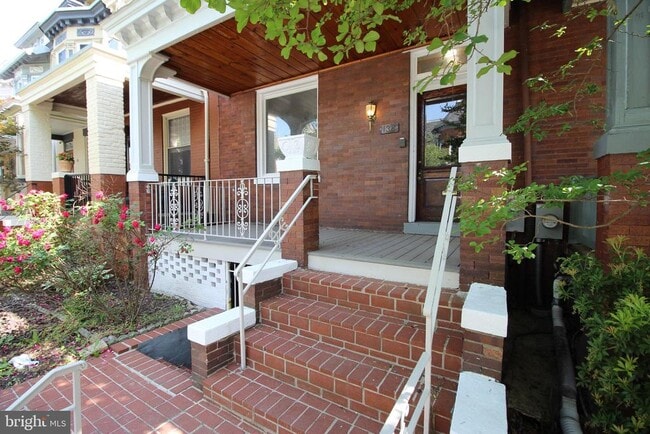 Building Photo - 138 Randolph Pl NW Rental