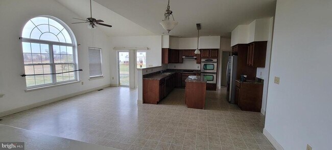 Photo - 1074 Grayson Dr