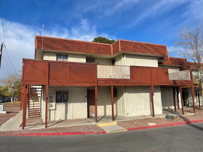 Building Photo - 5422 S Swenson St