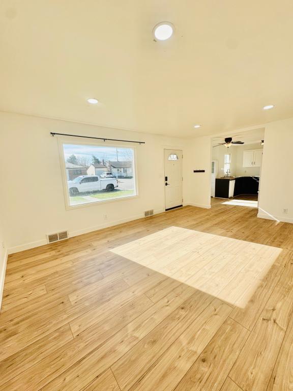 Photo - 410 Holbrook Dr