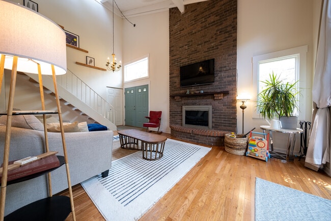 Photo - 3477 Pilgrim Ln N