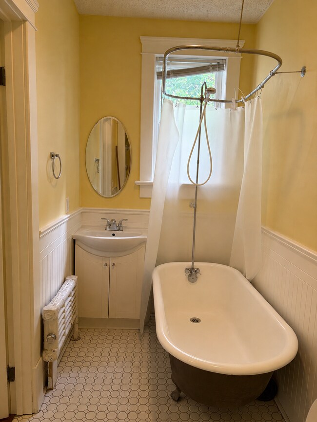 Photo - 1411 Centre St S Unit 22
