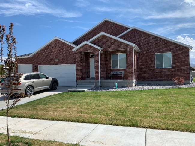 Building Photo - 4047 W Adler Rd Rental