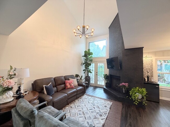 Photo - 1145 Berkley Dr SE