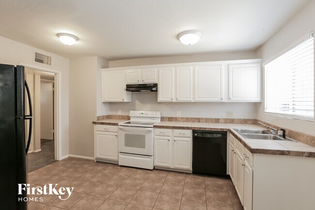 Photo - 1357 W Sells Dr