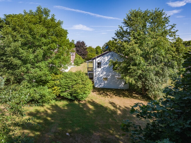 Photo - 610.5 Russell St