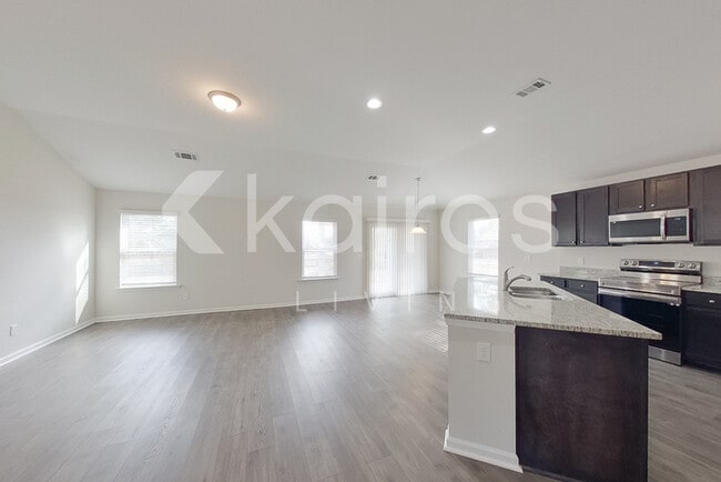 Photo - 101 Ebenezer Blf Wy