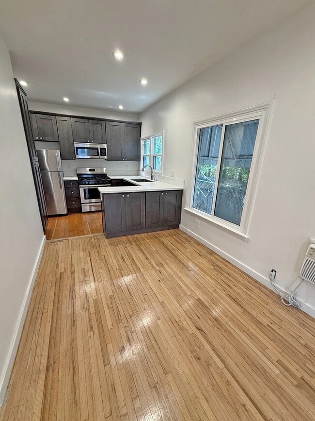 Photo - 1303 Cloverdale Ave Unidad 3