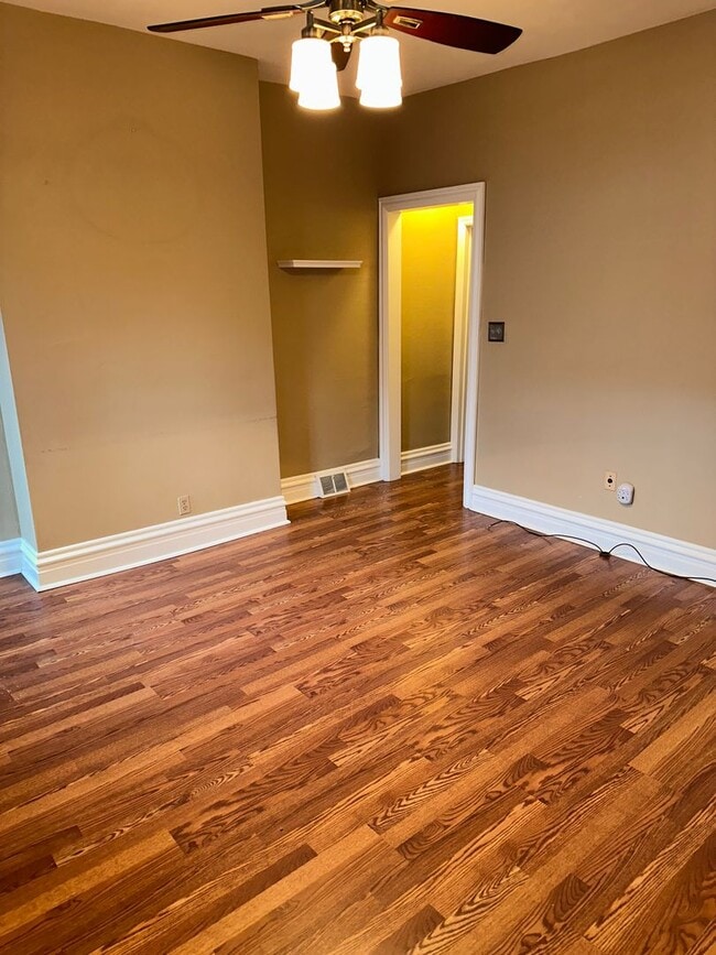 Photo - 2807 Jane St