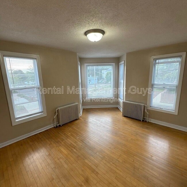 Photo - 65 George St E Unit 1