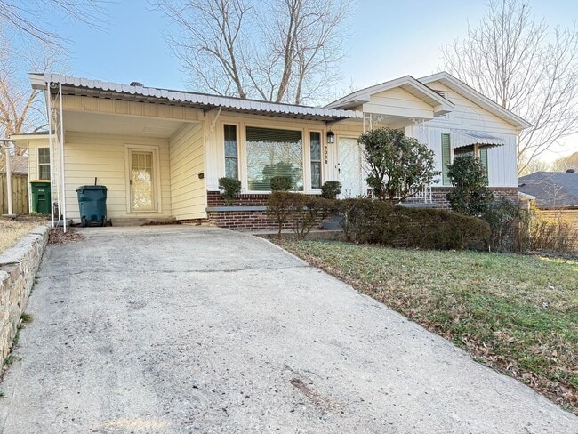 Building Photo - 2008 Brownwood Rd