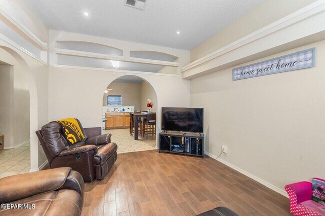 Photo - 2297 Lisa Sherr St