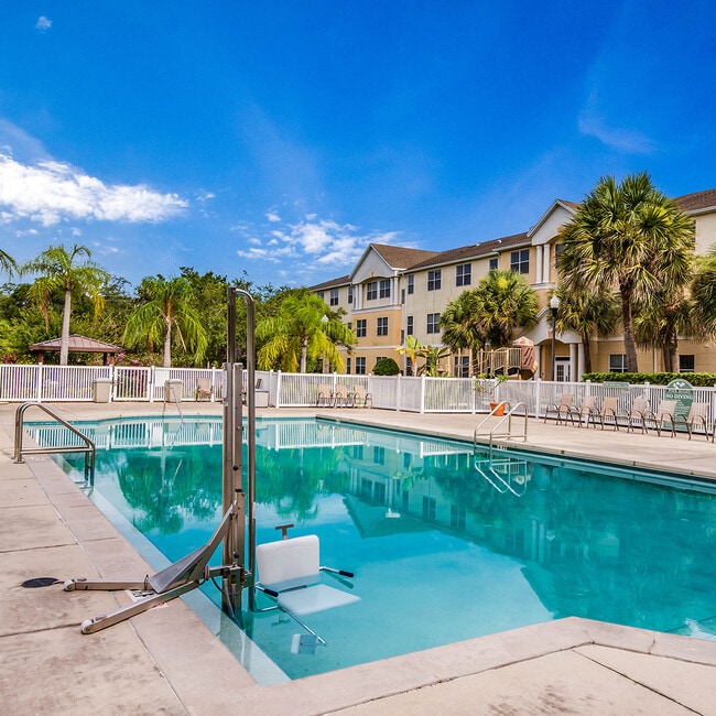 Photo - Lexington Club