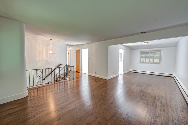 Photo - 26 Valleywood Rd