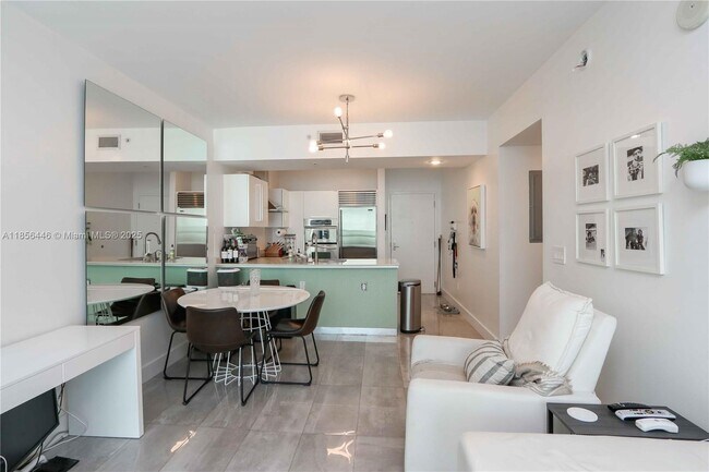 Photo - 218 SE 14th St Unit 1406