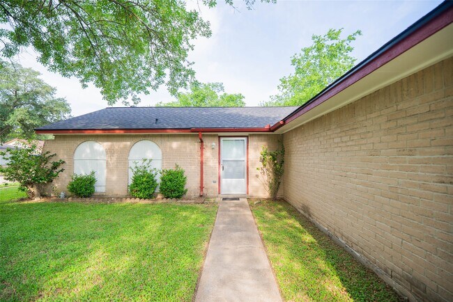 Building Photo - 7603 Wovenwood Ln