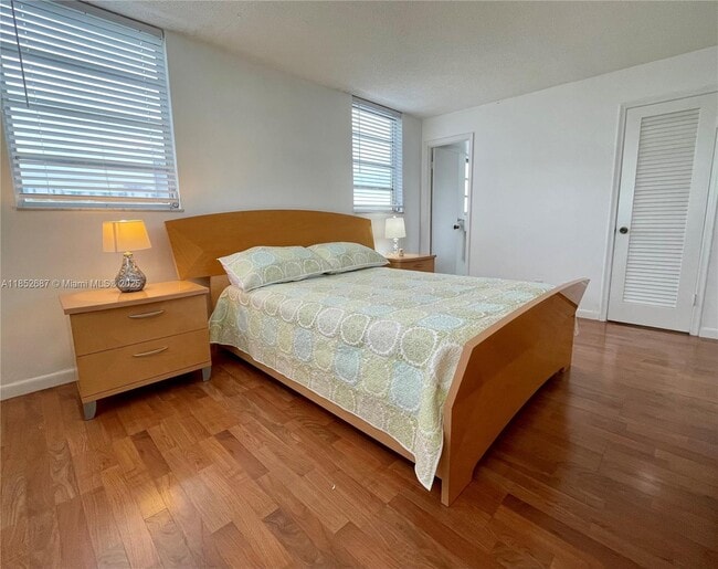 Photo - 1811 Jefferson St Unidad 708