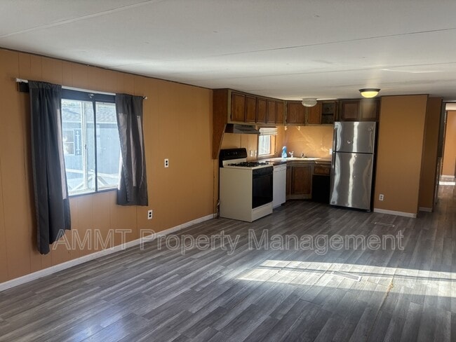 Photo - 1528 Apache Dr