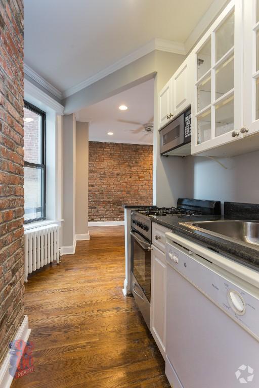 Building Photo - 432 E 13th St Unit 7 Rental