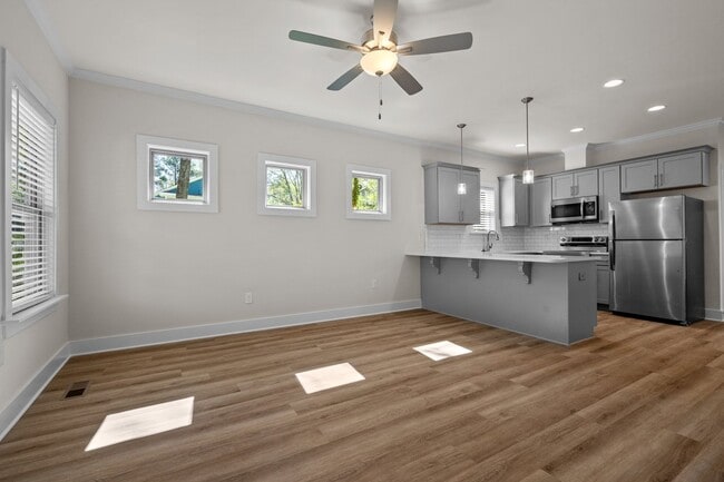 Photo - Modern amenities meet Cozy charm!  3 Bedro...