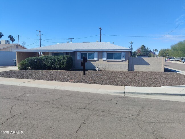 Photo - 1314 N 71st St