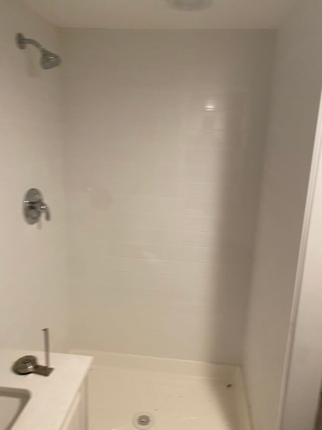 Photo - 8011 Stratman Rd