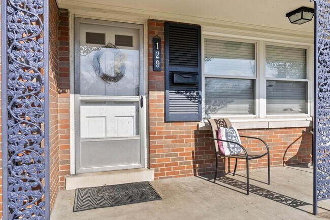 Photo - 129 Greenbriar Rd