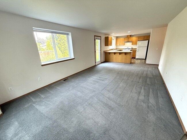 Photo - BONUS RENT SPECIAL! 3 Bed on Cul-de-sac wi...