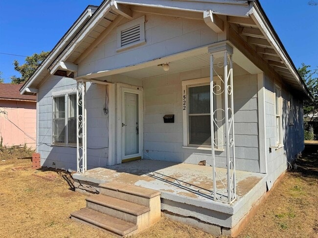 Photo - 1522 Blonde St
