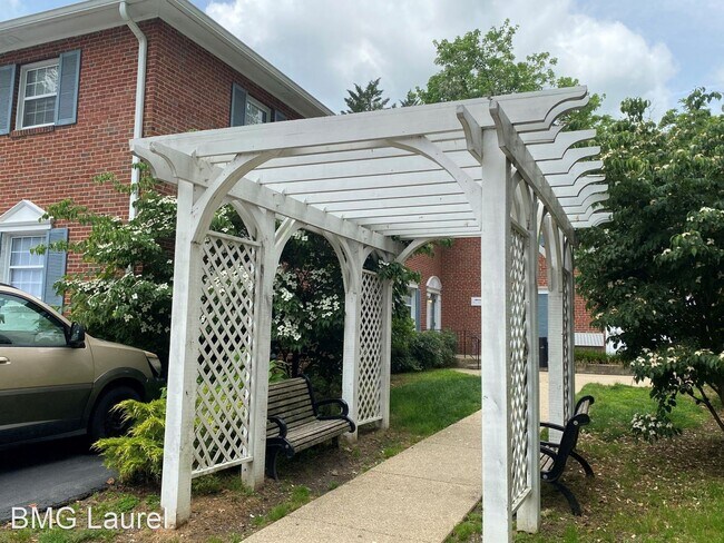 Photo - 1 br, 1 bath House - 19 Post Office Ave Un...