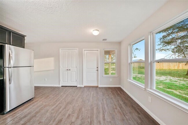 Photo - 1111 Rd 5102