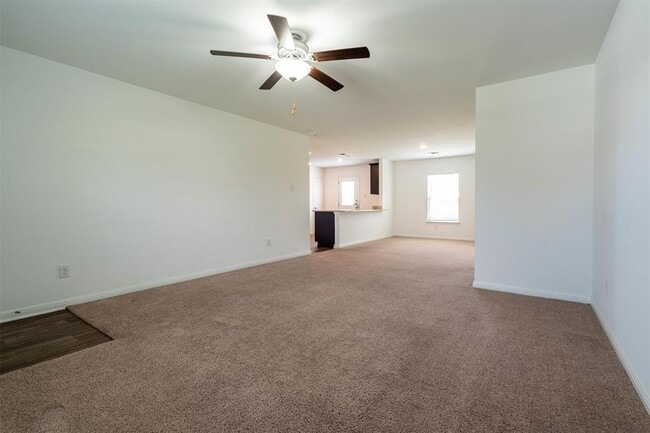 Photo - 128 Maywood Ln