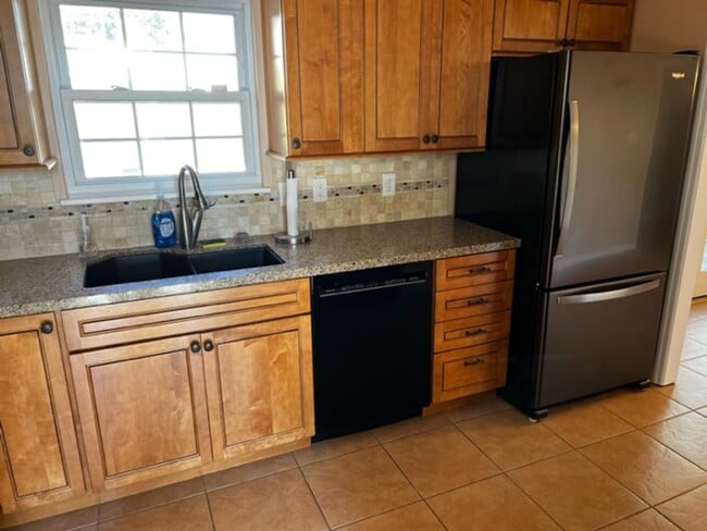 Photo - Oak Ridge 37830 - 3 bedroom, 1.5 bath home upstairs only with basement bonus room - Call Troy Ada...