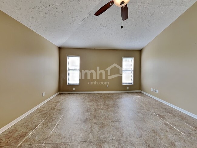 Photo - 2079 SE Heathwood Cir