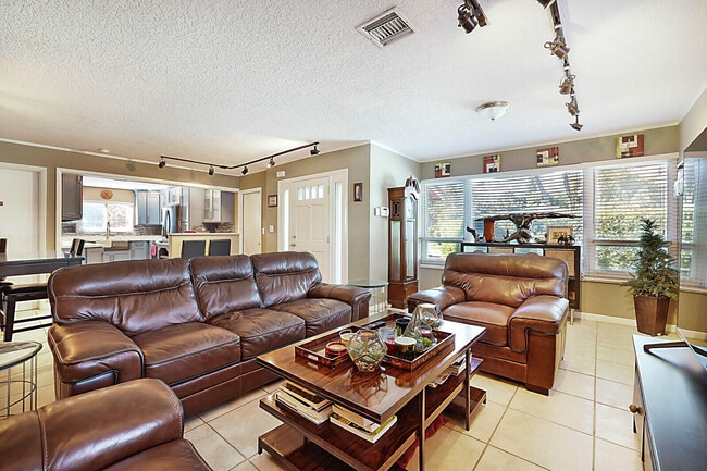 Photo - 4548 SW 28th Way