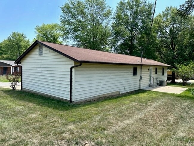 Photo - 3 RR 2 BA in Troy, MO