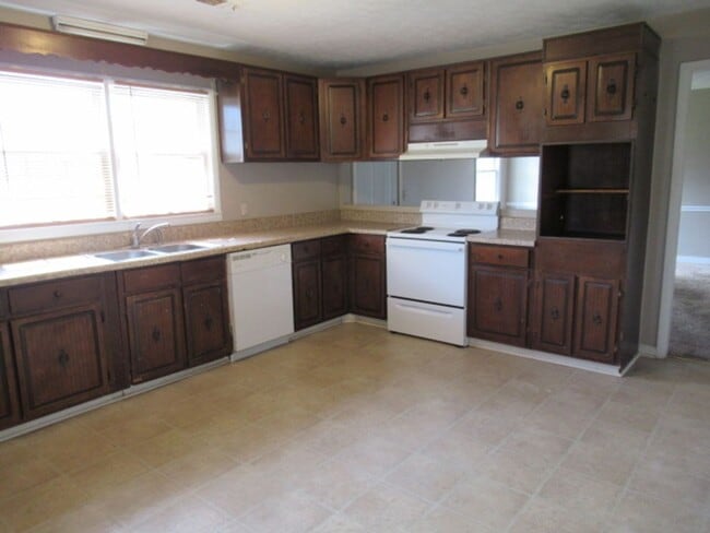 Photo - 3bd, 2ba. with carport