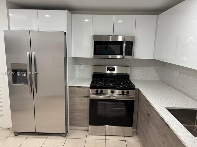 Photo - 17901 NW 68th Ave Unit T102