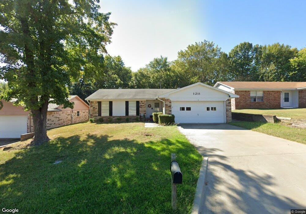 Photo - 1211 Rolling Ln Dr
