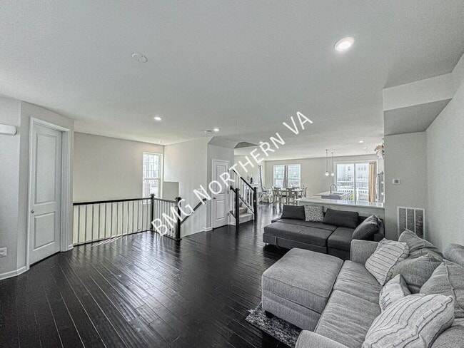 Photo - 42961 Running Creek Square