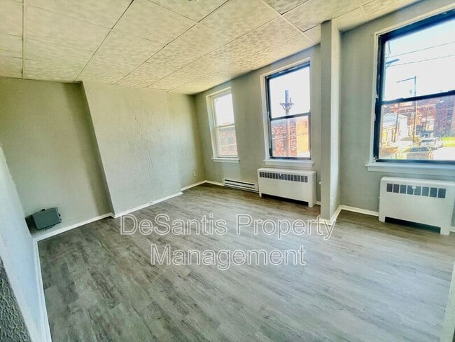 810 Amity St Unit 2