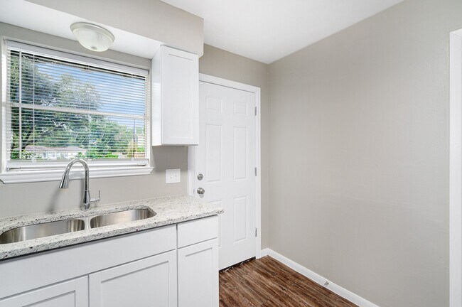 Photo - 1303 S 2nd St Unidad 4