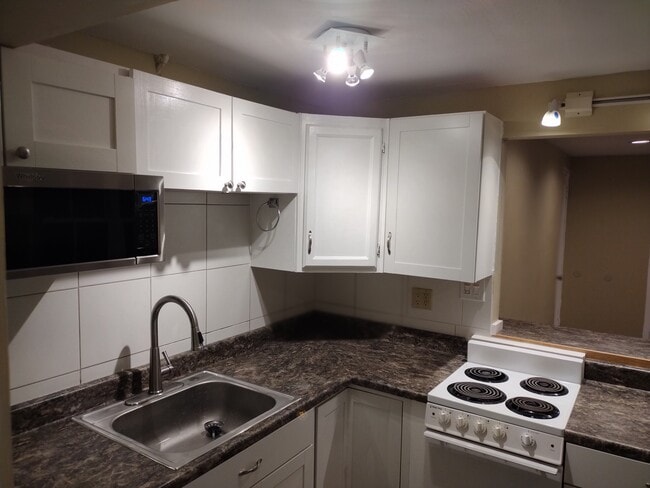 Building Photo - 417 Dearborn Ave Unit 417-1B