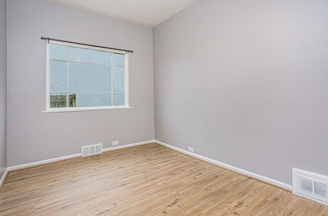 Photo - 1449 Quarry Ave NW Unit Apt 1