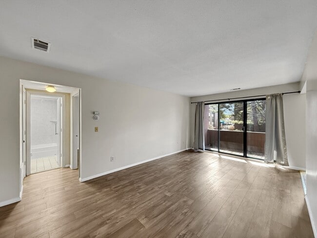 Photo - 32 Shrewsbury Green Dr Unit F